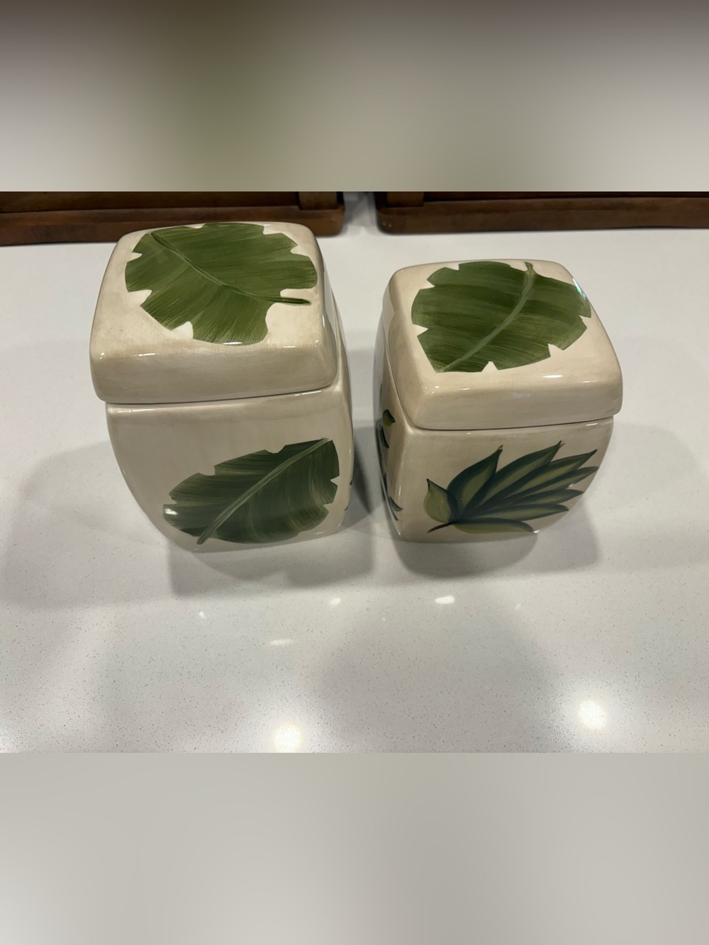 Vintage Ceramic Leaf-Pattern Kitchen Storage Jar — Green